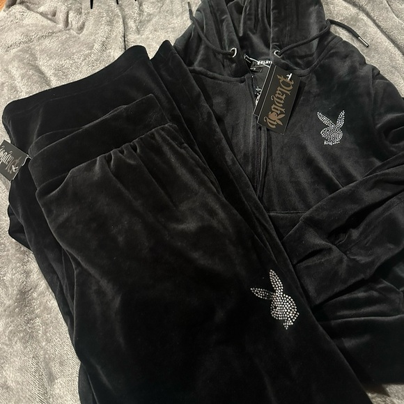 Playboy velvour zip front hoodie and pant sz small nwt - Picture 2 of 3